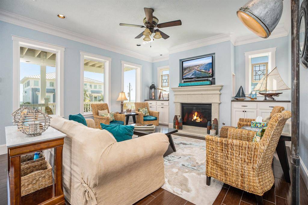 Spacious living room with gulf views