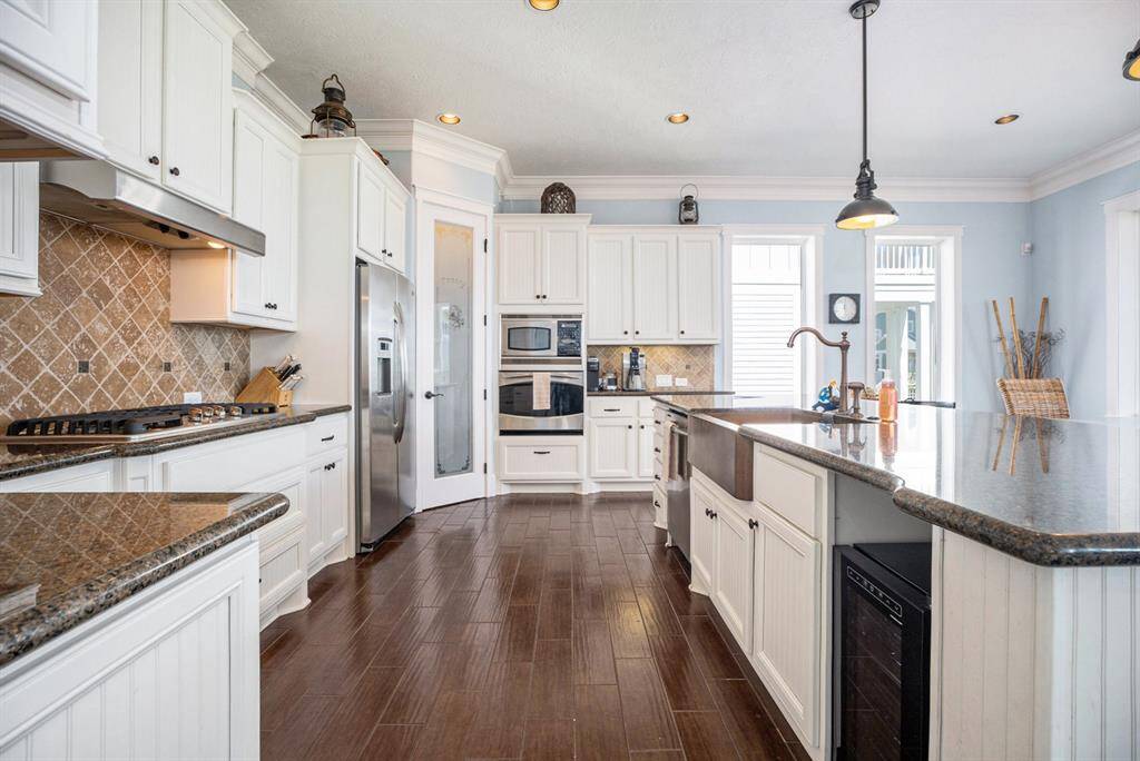 Spacious kitchen