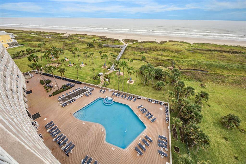 The view from the Galvestonian 814 is amazing!