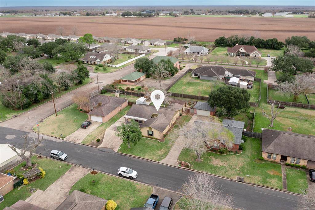 1811 Willow Bend sits in an established neighborhood in the City of Wharton.