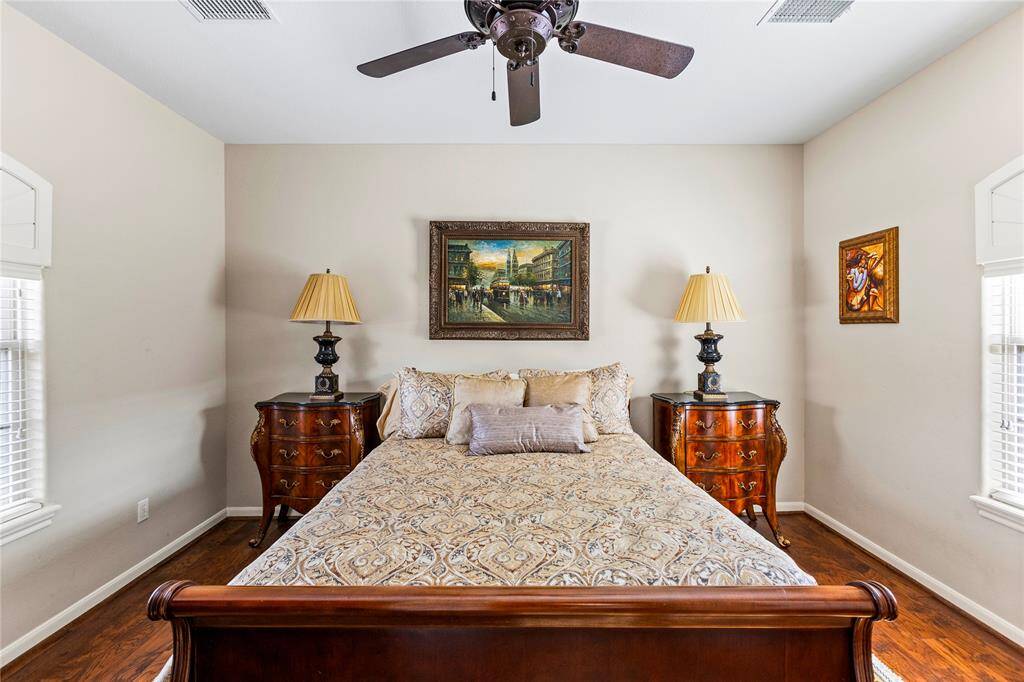 Nice size bedroom in guest suite.