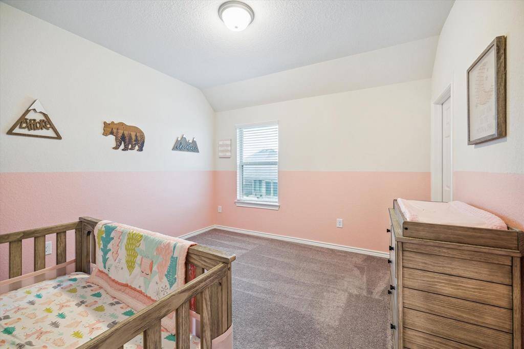 Secondary Bedroom (12x11 and 9 ft ceiling): a room designed for dreaming.