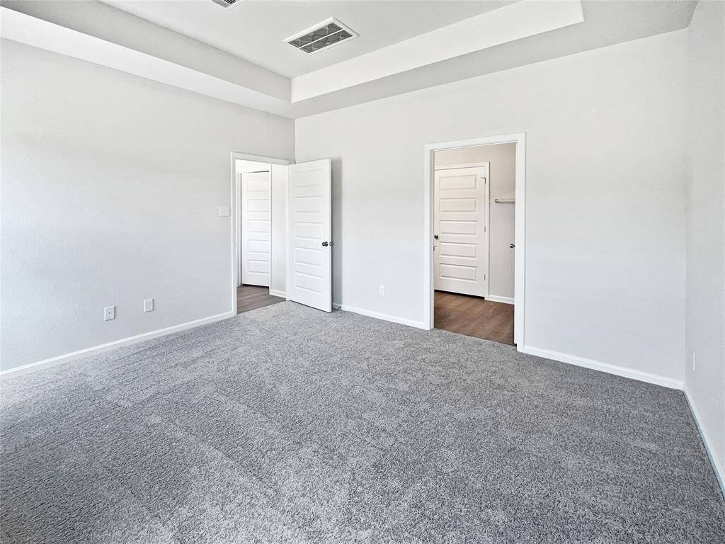 Owner's Suite with Tray Ceiling