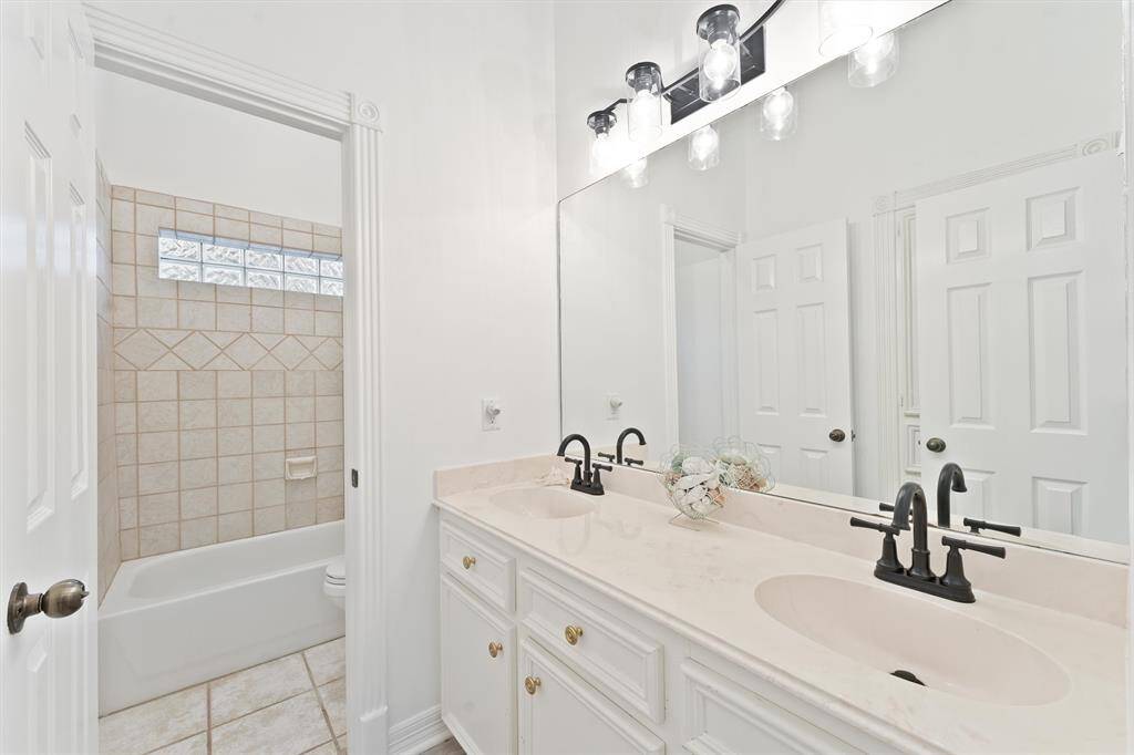 Downstairs Full Bathroom