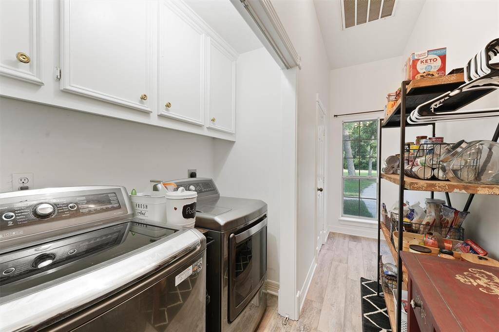 Laundry/Pantry Hall