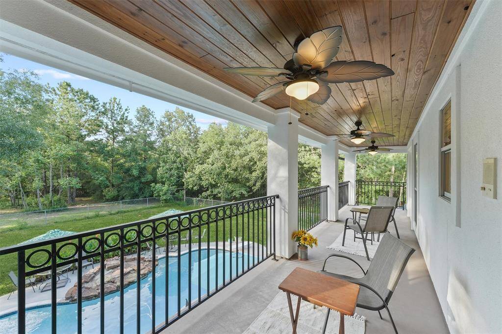 Upstairs Balcony accessing both bedrooms