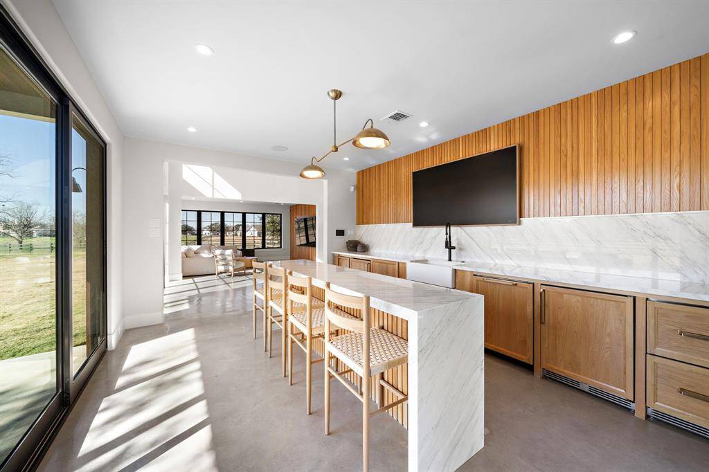 This added space located in the Casita is perfect for refreshments and enjoying time with your guests.  Includes a dishwasher, beverage drawers, ice maker, sink and plenty of counter space.