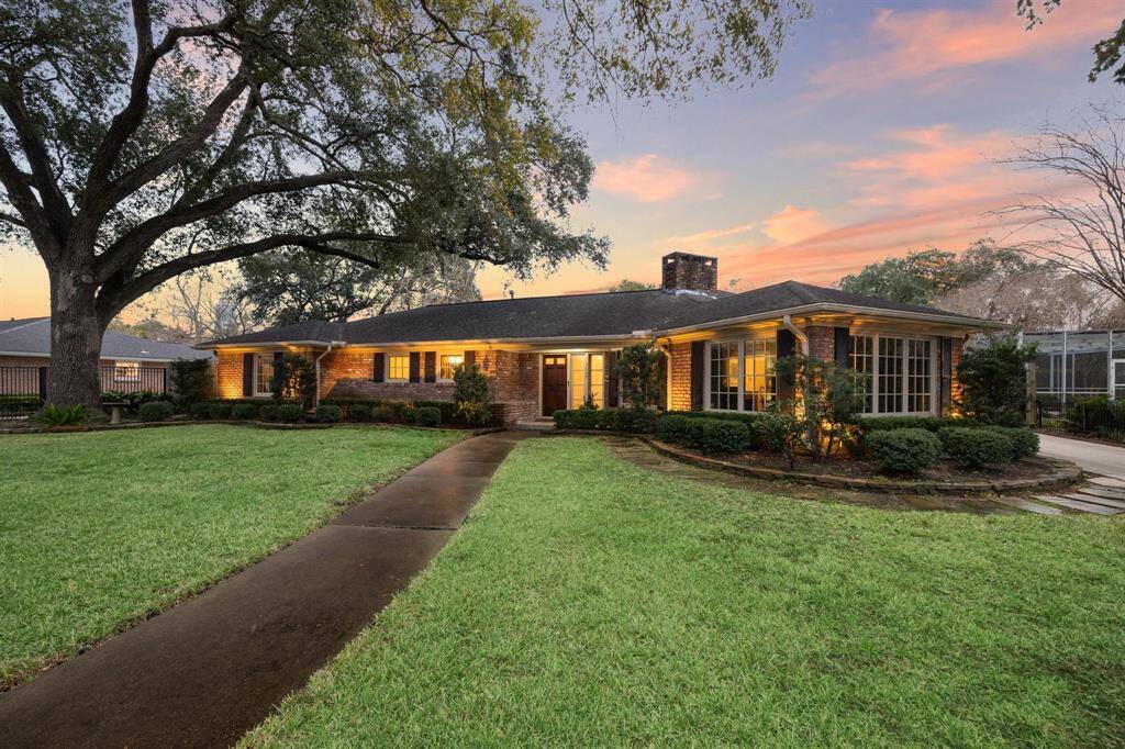 This backyard is ready for you to call it home.
