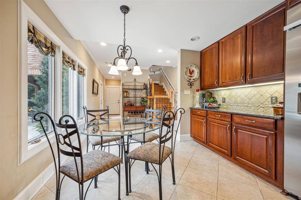 Well laid out kitchen design with great countertop space and storage.