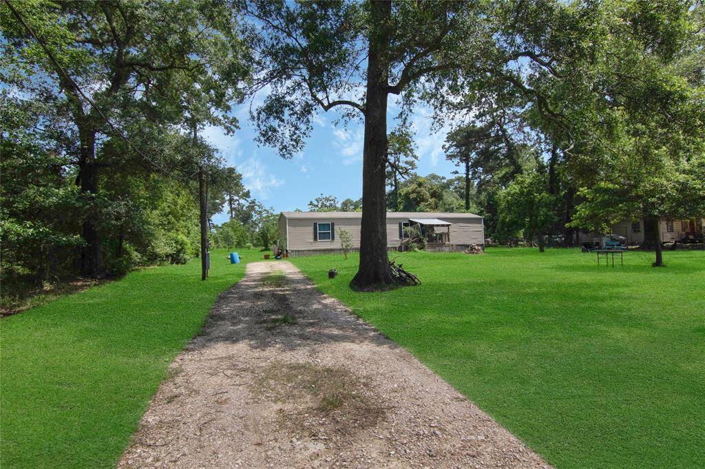Long driveway for the entire family and guests!