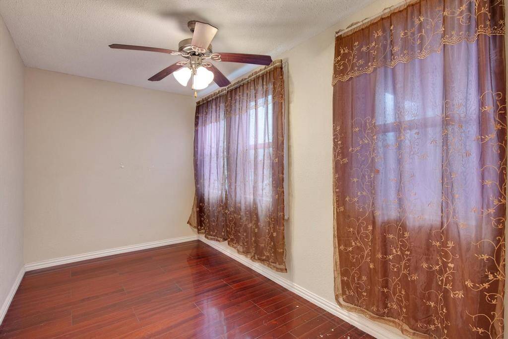 This small additional room can be a study, sitting room, or small additional bedroom.