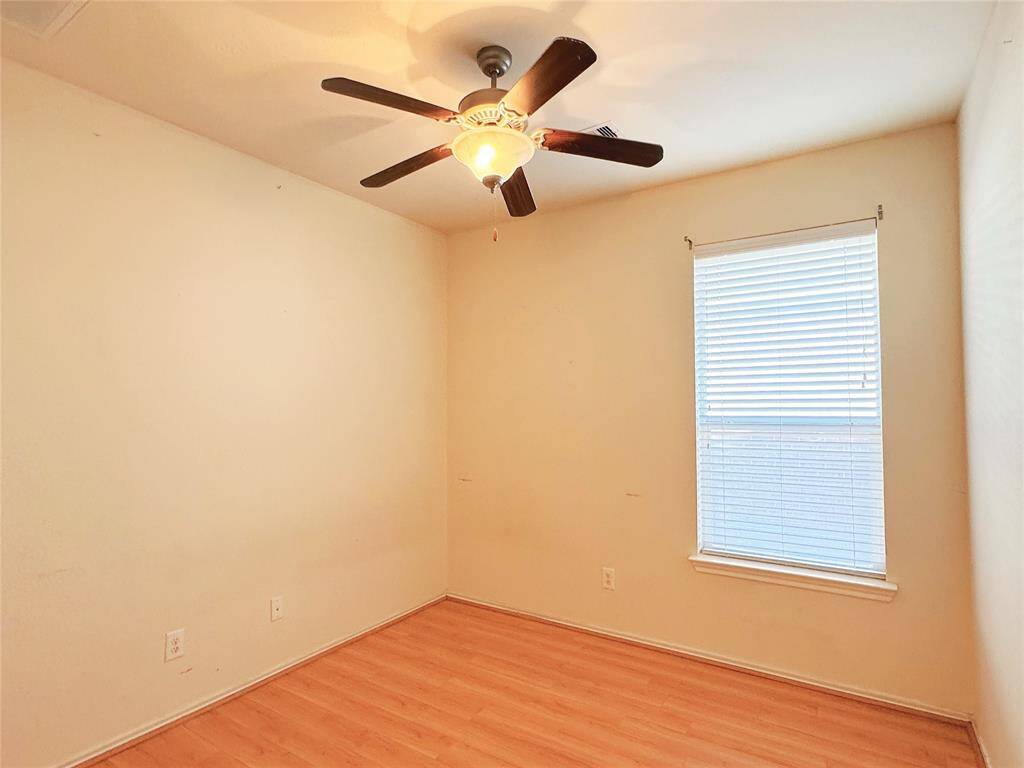 Secondary bedroom