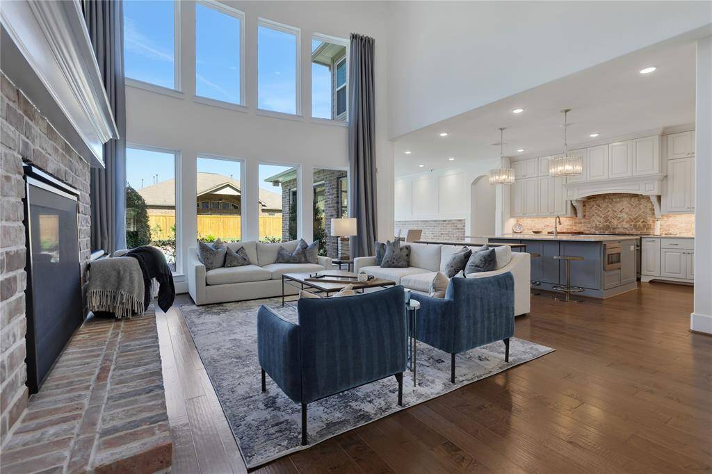 High Ceiings, wall of windows lets in the natural light