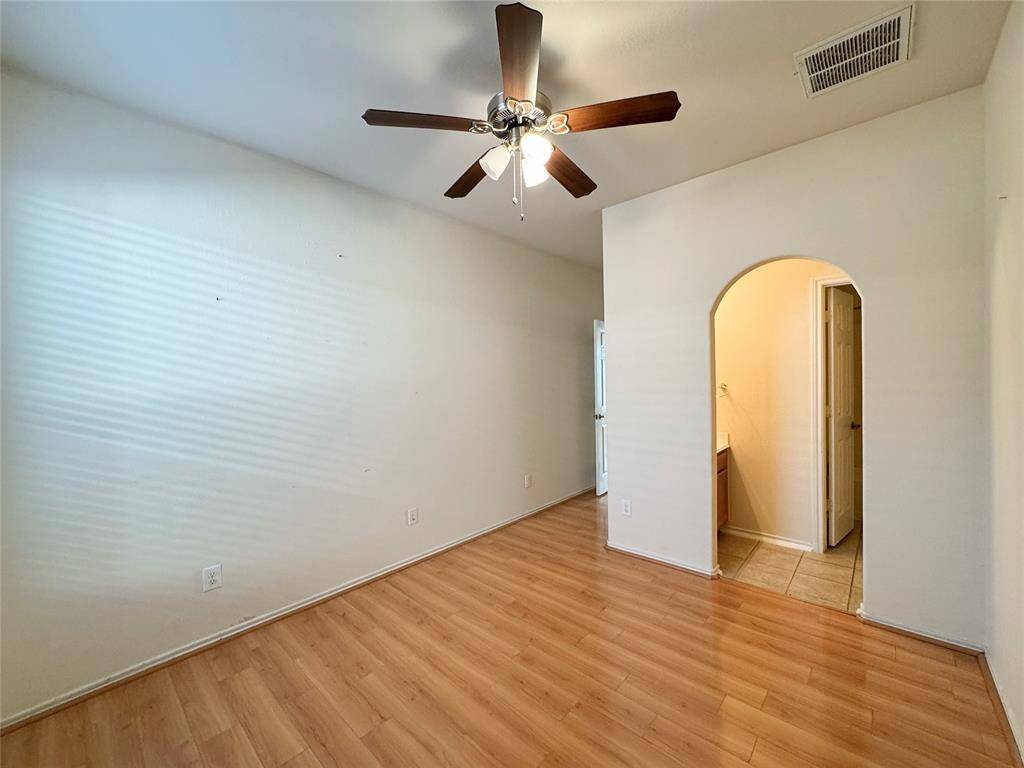 Secondary bedroom