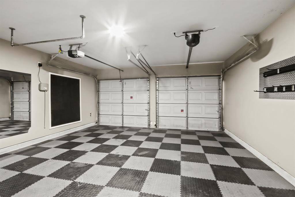 Garage.