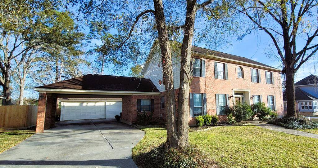 Rare find! 5 bedroom home with a garage apartment on the first floor (6 total bedrooms) perfect for extended family/ friends or office space. The garage has space for 2 cars plus and extra tandem area toward the back left.