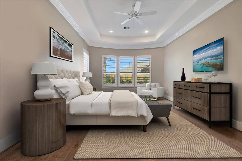 Master Bedroom - 1st level - Coffered ceiling - wood floors