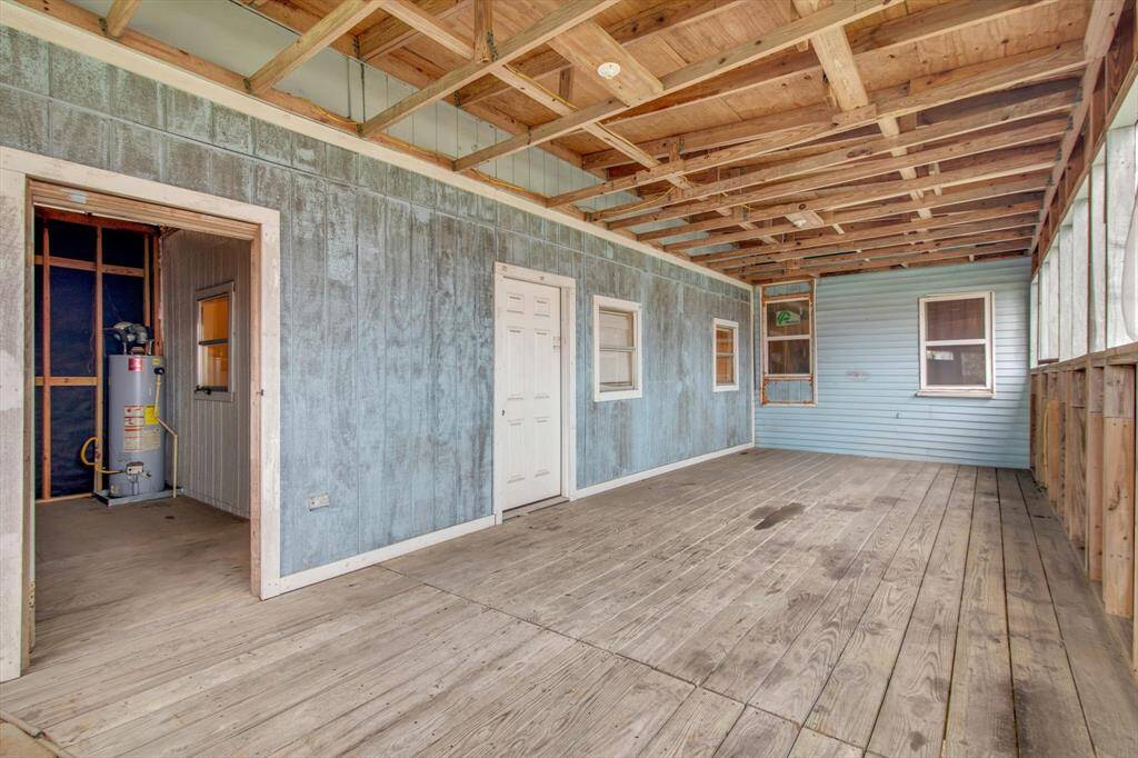 Large enclosed back patio