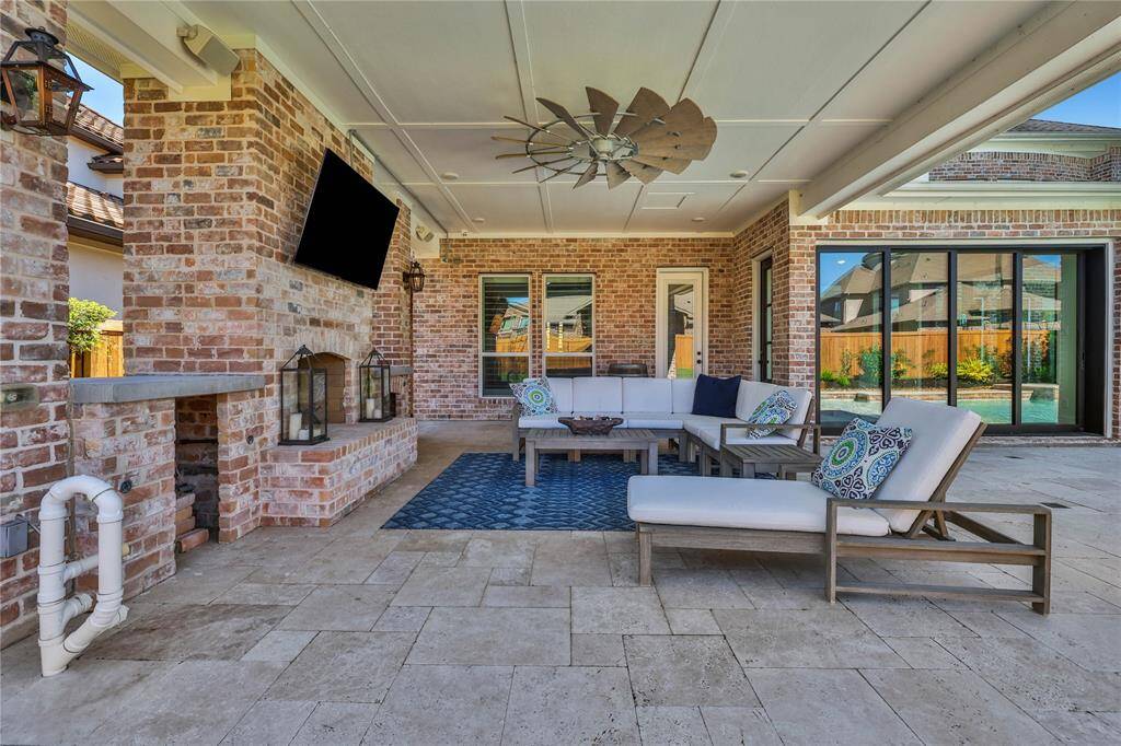 Another view of the outdoor living space  - its beautiful