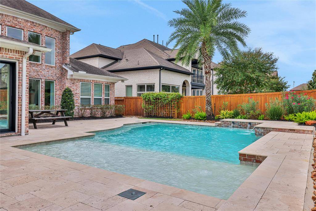 Large pool - Travertine