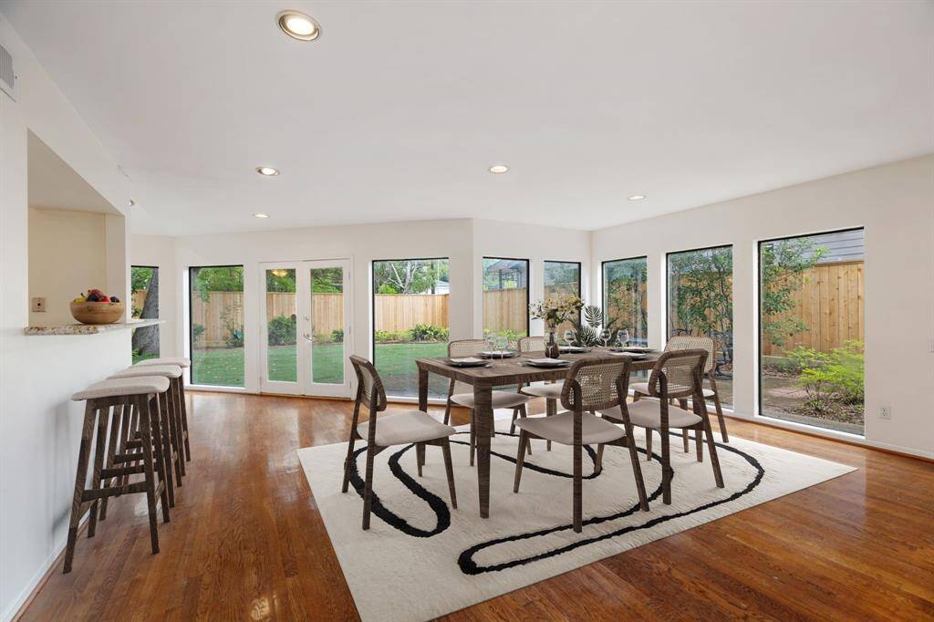 Dining Room digitally staged.