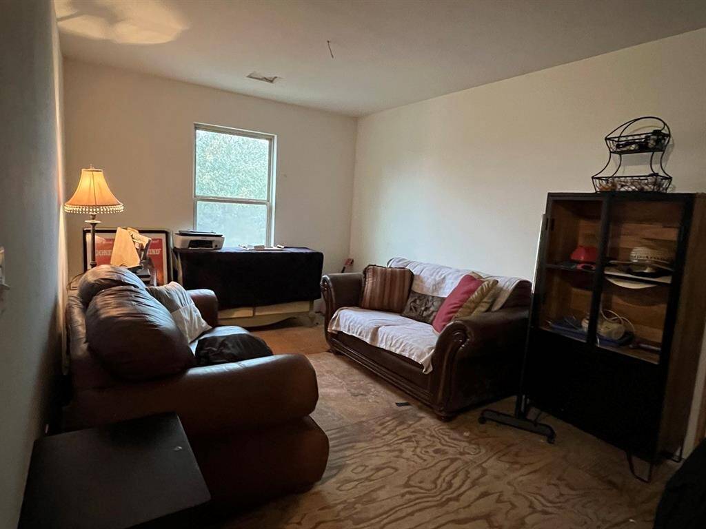 secondary living room