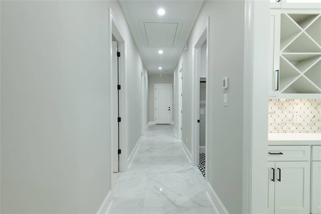 Hall to bedrooms