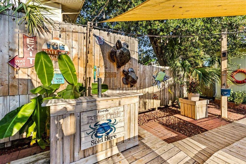 Outdoor bar to serve all your needs!