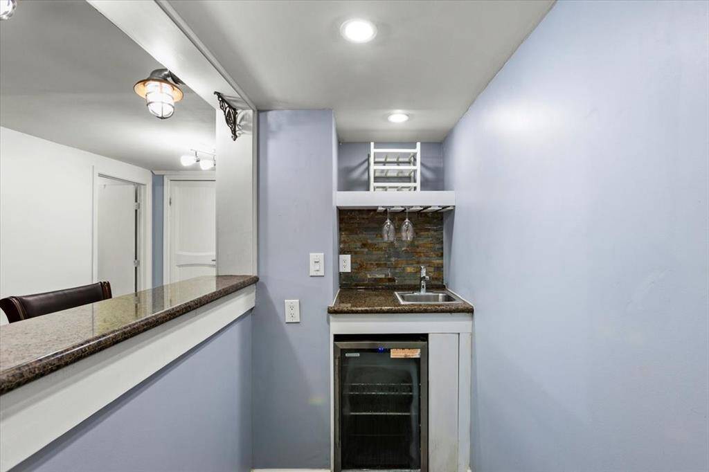 Downstairs Wet Bar and bonus wine cooler!