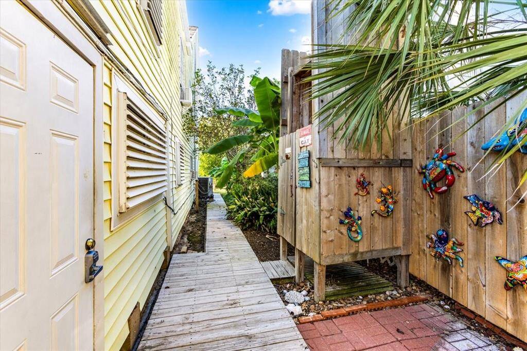Outdoor shower!