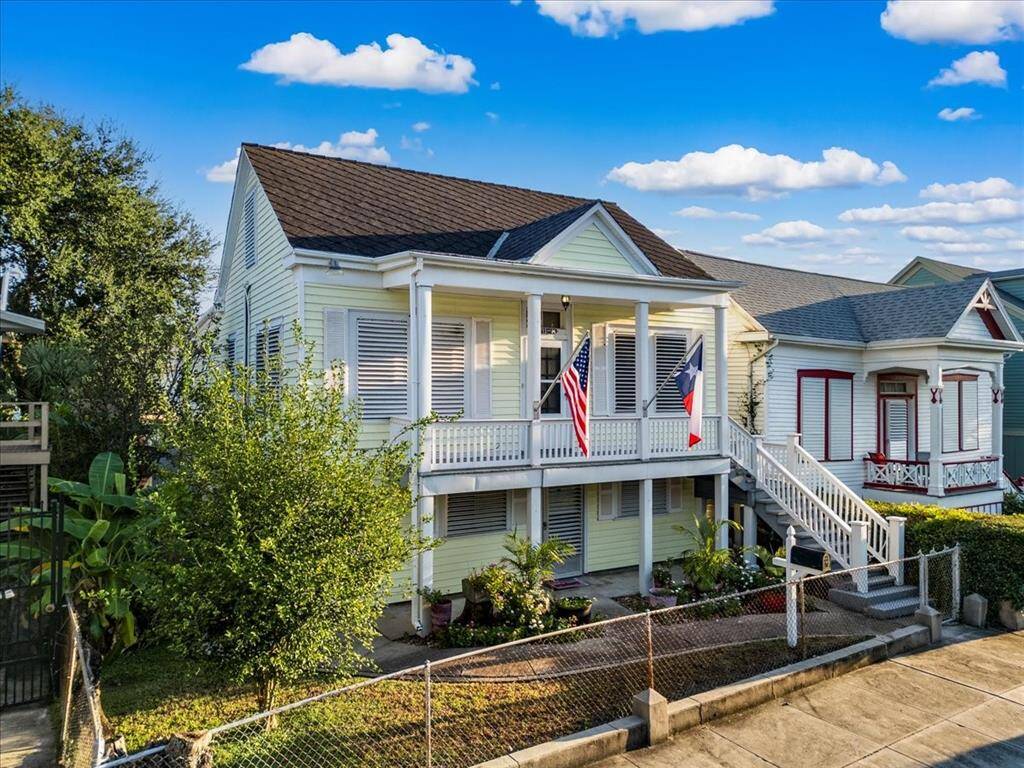 Can be single family or a duplex, the choice is yours!