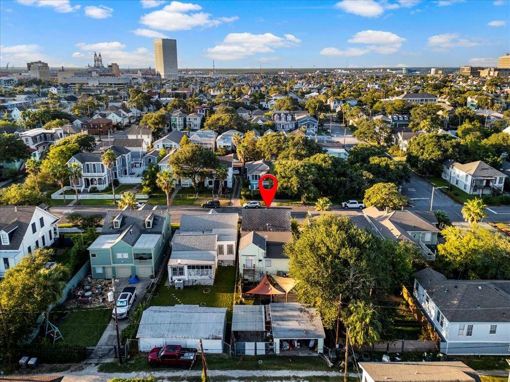 Close to downtown entertainment!