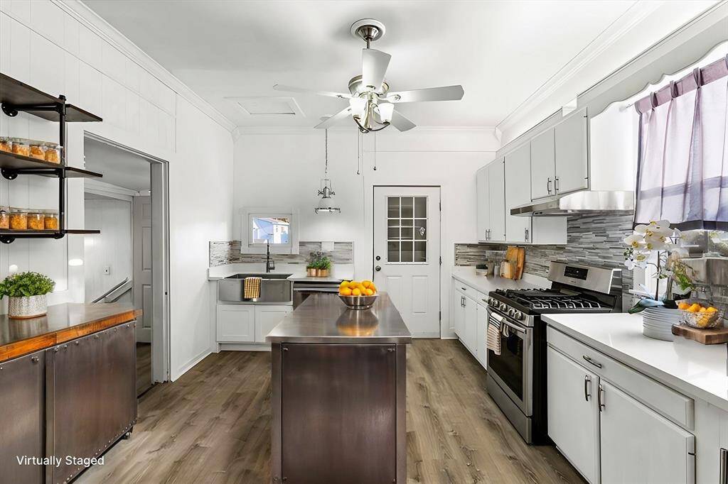 Kitchen with virtual staged racks on wheels