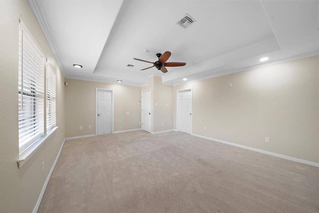 Notice the 2 doors on the outsides, those are the entrances to the 2 closets.