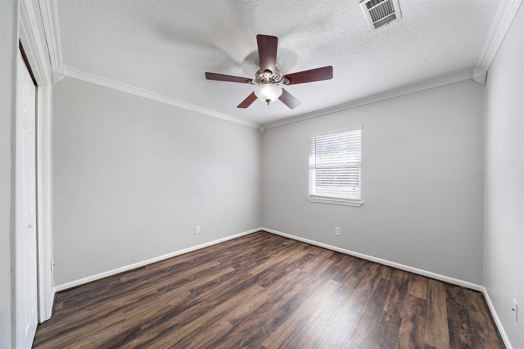 2nd bedroom.