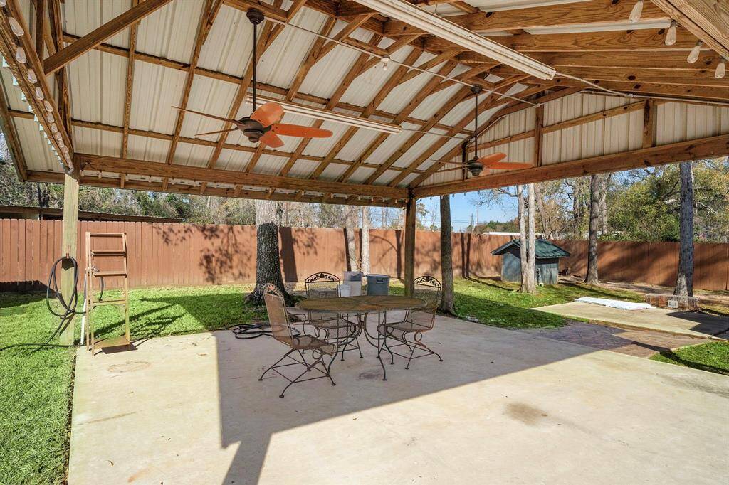A closer view of the 2nd outdoor patio.