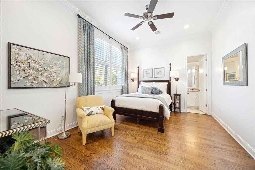 Each guest bedroom is a private oasis, offering generous space, en-suite bathrooms, and walk-in closets.