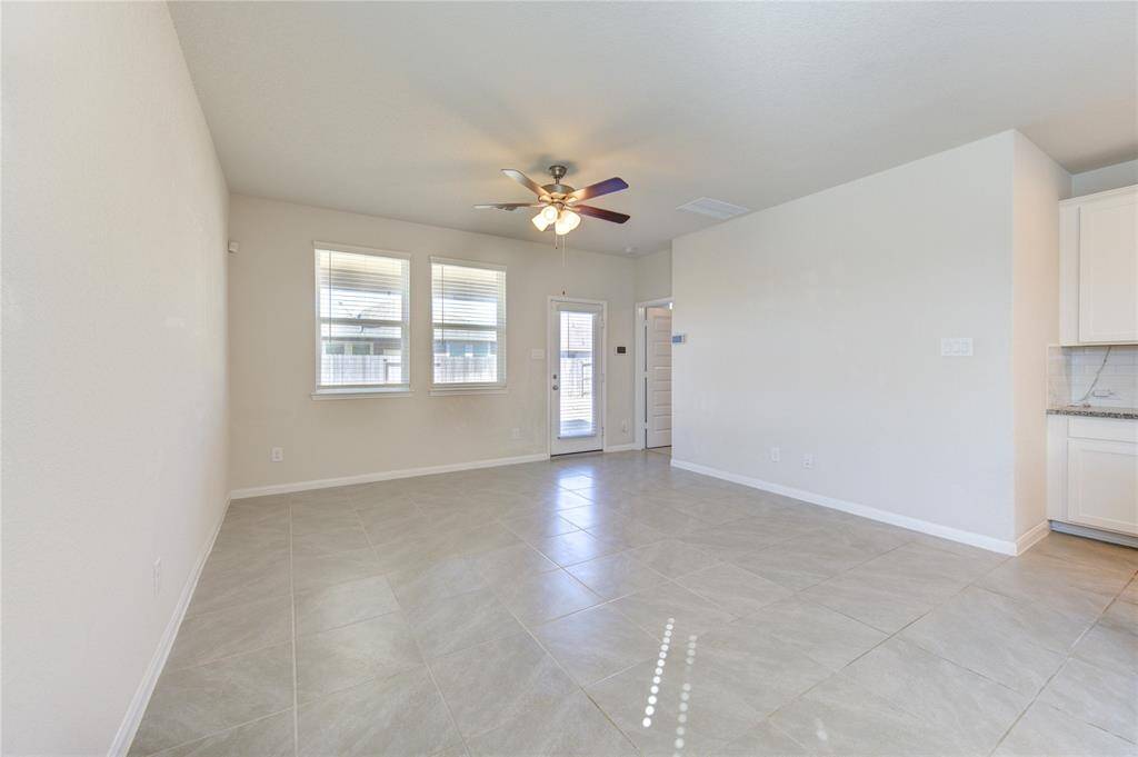 Spacious living room