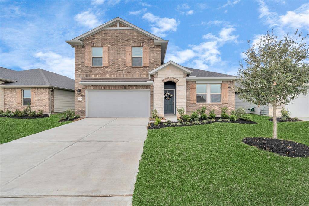 *Home is under construction. Photos are of a home with a similar floor-plan*