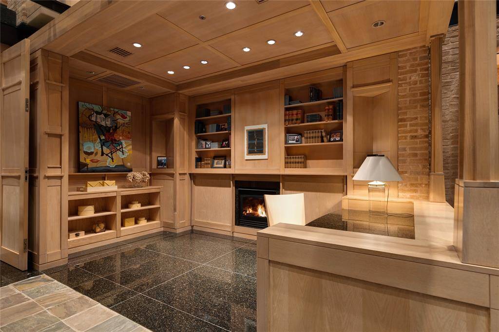 Primary Suite Office