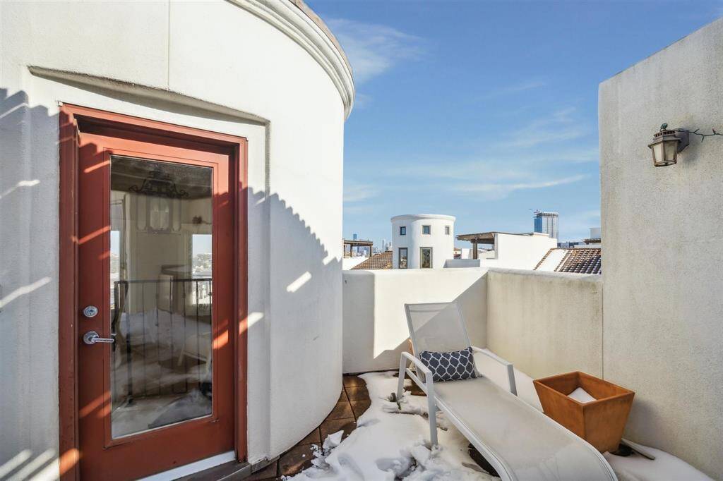 There's even space to sunbathe, but let's go back inside.