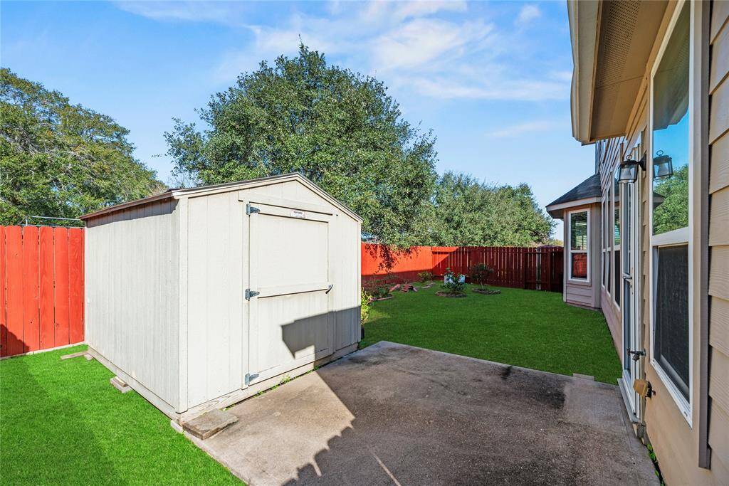 An additional space to store all of the handy mans tools. Keep them hidden and out of the way. Plenty of room for the littles to play.