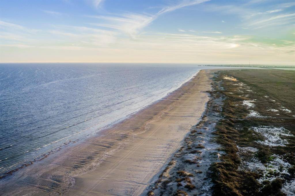 Pointe West is located at the west end of Galveston Island and boasts beautiful wide pedestrian only beaches and protective dunes!
