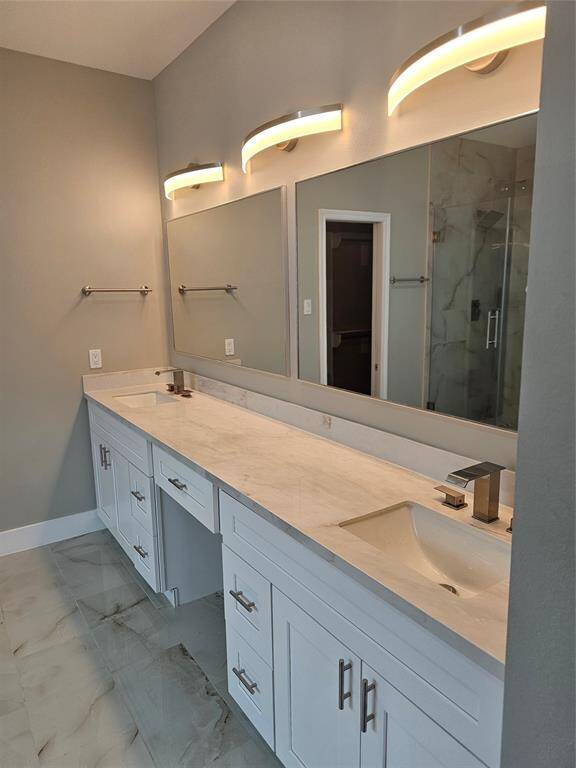 Unit A - Primary bedroom bathroom