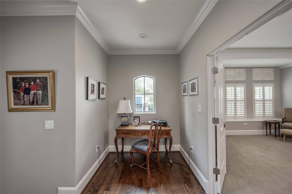 Cozy nook/work area off the second floor landing and primary bedroom