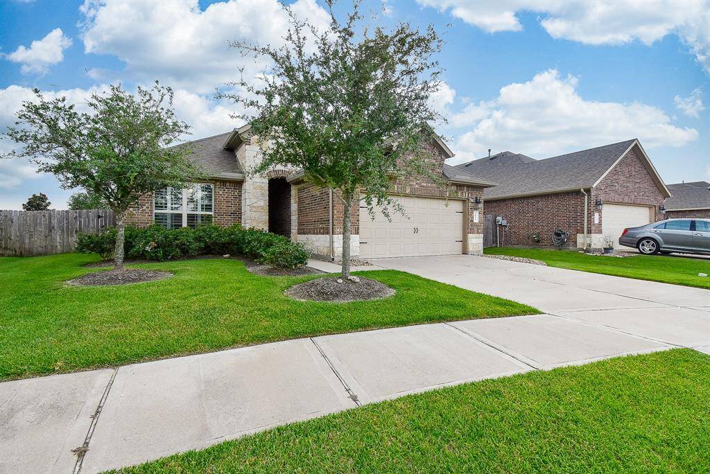 Welcome to 3922 Kellys Falls Ct, an inviting residence nestled in the exclusive, gated Wellsprings at Tamarron.