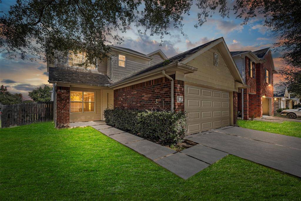 CORNER LOT! Welcome home to this SPACIOUS 2 Story home with 4 Bedroom, 2 1/2 Bath, and an attached 2 car garage. You will love the kitchen with a peek though opening into the Dining room and Family room. The spacious Living and Dining area has lots of possibilities depending on your needs. The half Bath is located under the stairs.