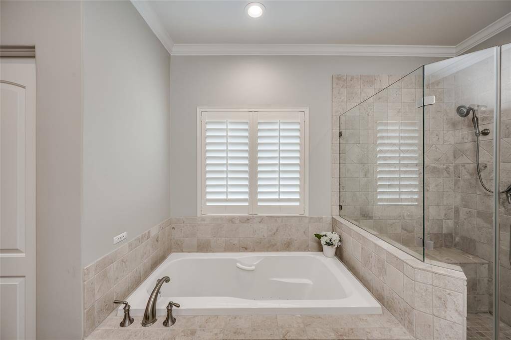 Another view of bath/shower