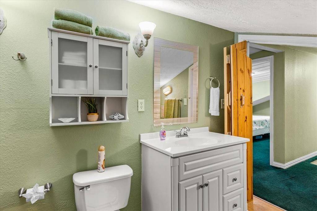 Second floor bath.