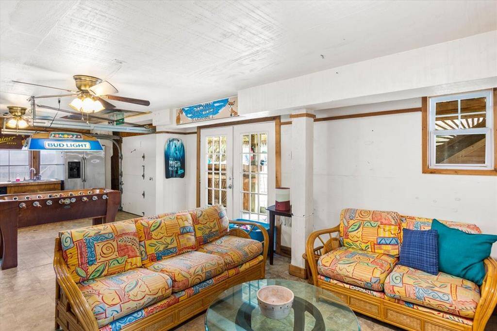 Ground floor entertainment area